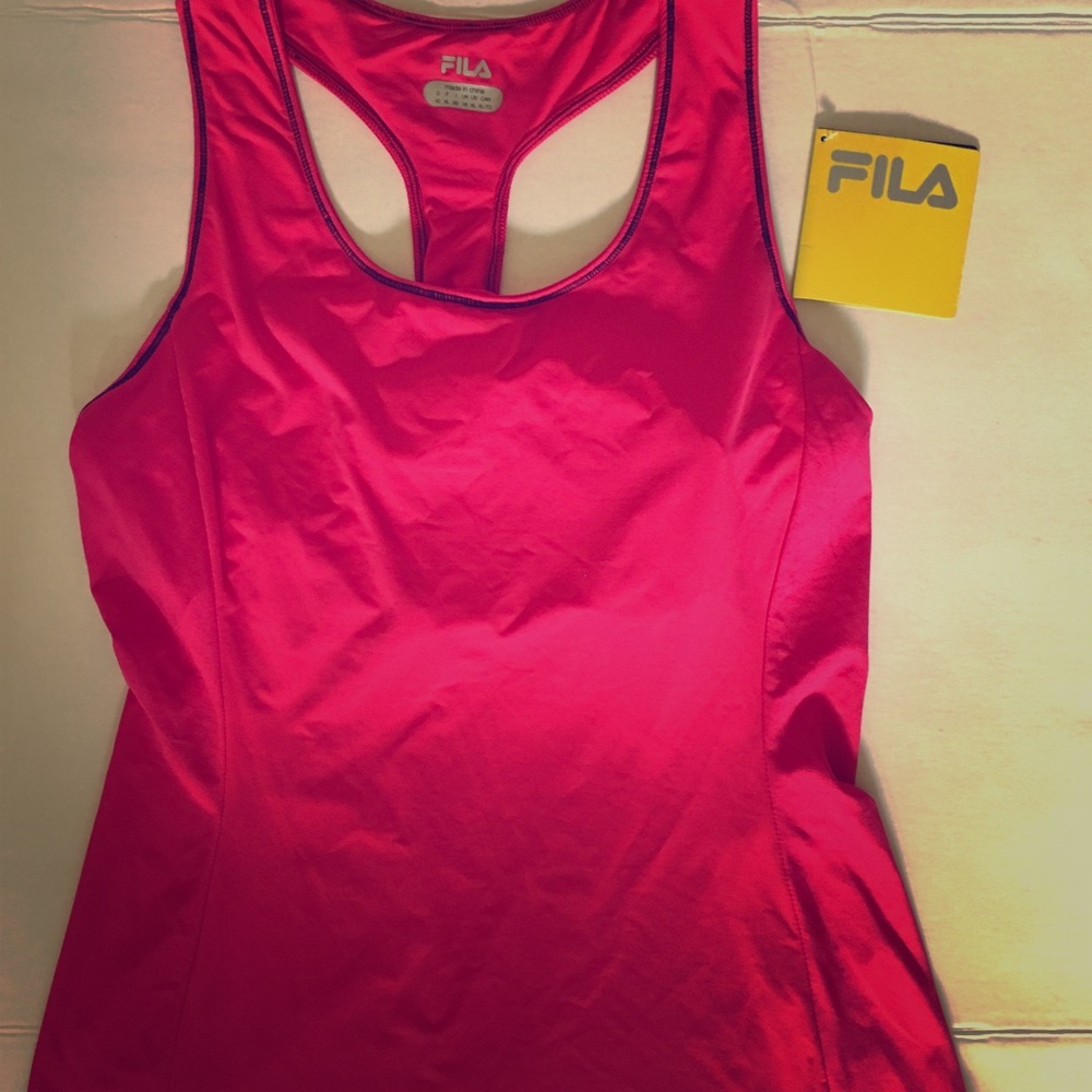 NWT Women’s Fila work out tank, size XL.